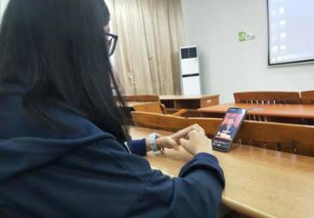 办公室——周深艳